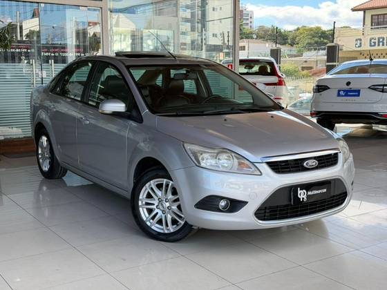 FORD FOCUS 2.0 GHIA SEDAN 16V FLEX 4P AUTOMÁTICO FORD FOCUS 2.0 GHIA SEDAN 16V FLEX 4P AUTOMÁTICO